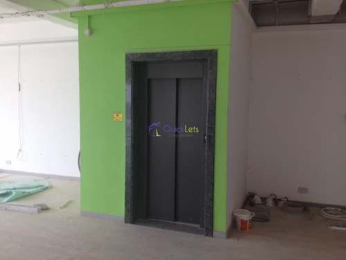 Retail / Shops / Clinics in Iklin - REF 13011