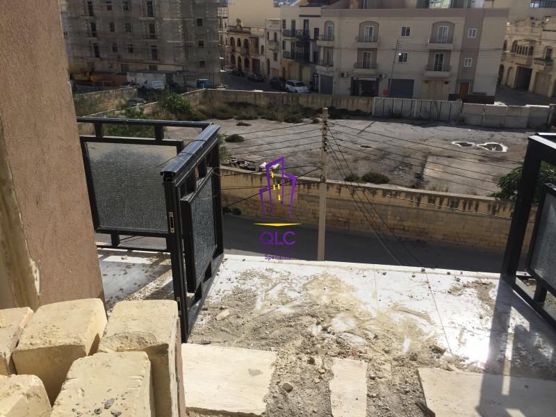 Factories / Warehouses in Qormi - REF 25152