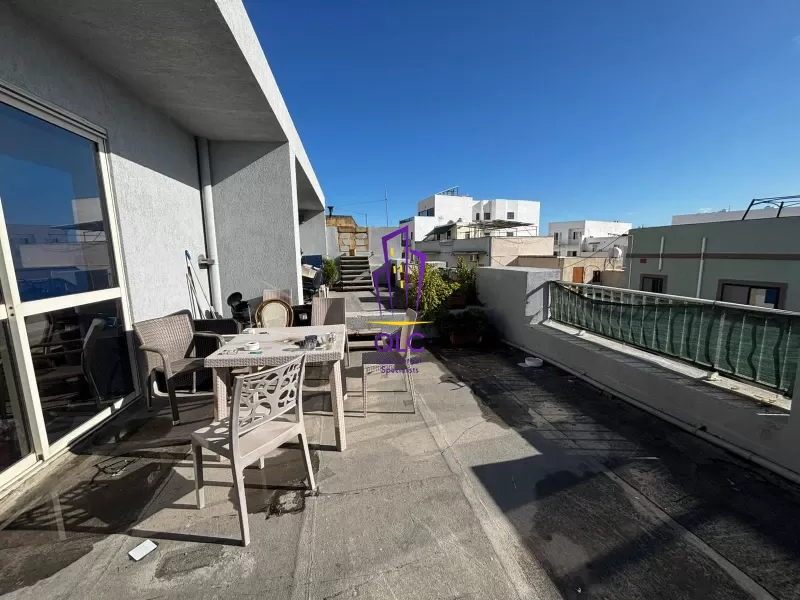 Offices in Qormi - REF 62815