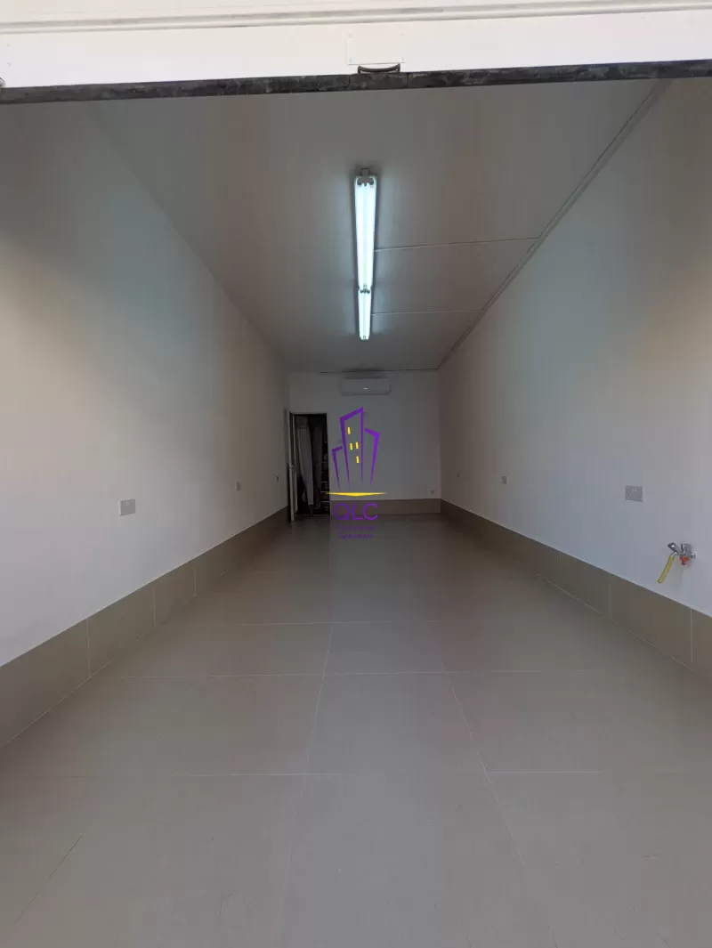 Retail / Shops / Clinics in Swieqi - REF 63076
