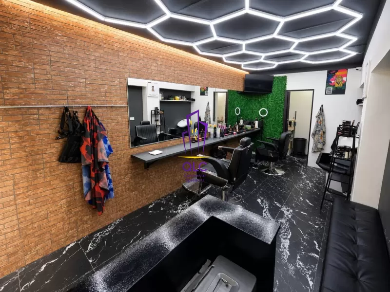 Retail / Shops / Clinics in Qawra - REF 63192